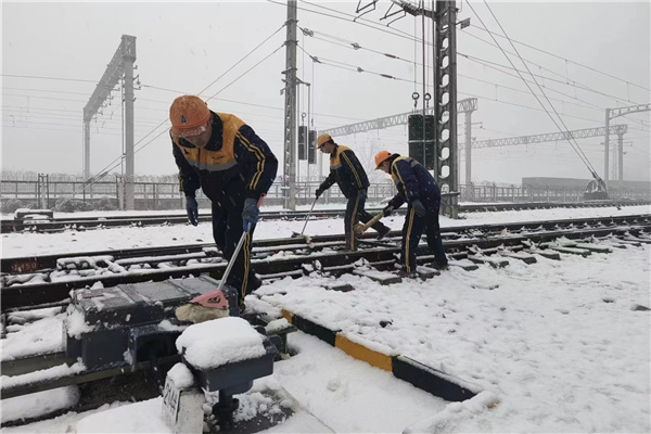 道岔除雪.jpg