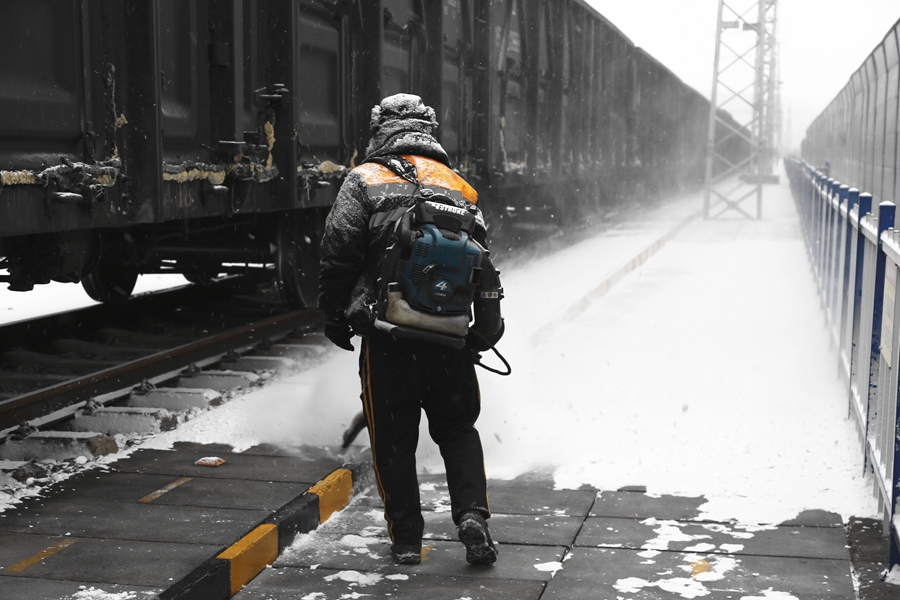 清除道路积雪_副本.jpg